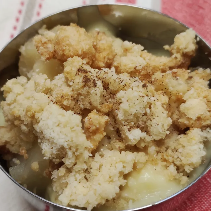 Coconut Fruit Crumble